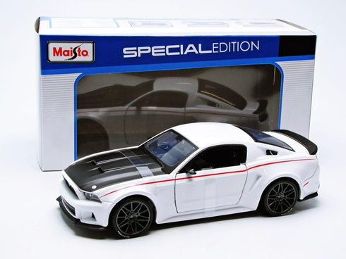 Maisto 2014 Ford Mustang Street Racer White 1/24 Model Car...