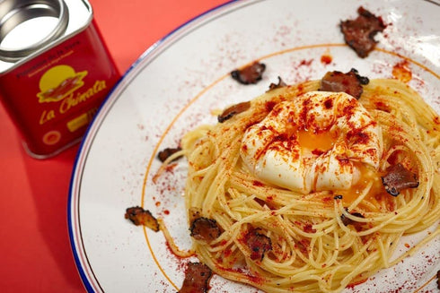 La Chinata. Hot Smoked Paprika Powder. 70g (2.47oz). Includes a La Chinata Smoked Hot Sauce sample packet...