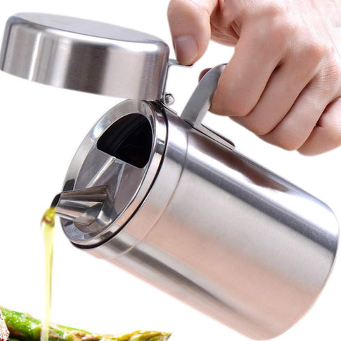 Oil Can Stainless Steel Olive Oil Dispensers Bottle, 550ML Oil Dispenser Pot Leak Proof Oil Salad Storage Oil Bottles Oil Container with Lid for K...