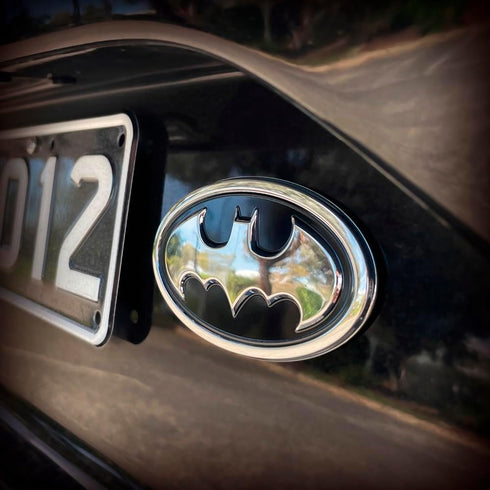 Fan Emblems Batman Car Emblem - 1989 Oval Bat Symbol 3D Auto Badge - Color: Black and Chrome - Size: 3.76 x 2.26 x 0.2 inches - Officially License...