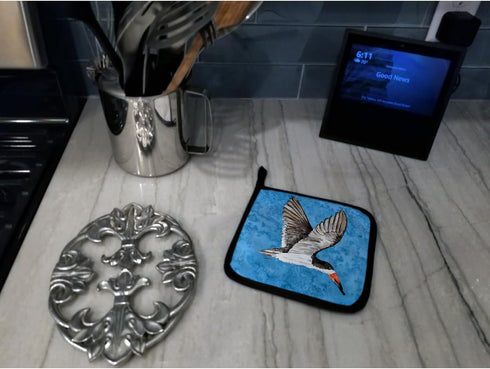 Caroline's Treasures 8692PTHD Bird on Blue Pair of Pot Holders Kitchen Heat Resistant Pot Holders Sets Oven Hot Pads for Cooking Baking BBQ, 7 1/2...