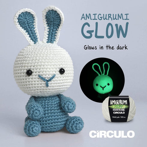 CIRCULO Glow in Dark Fingering Yarn, 100% Polyester, 114.8 yds /105 m, 1.76 oz / 50 g, Ball (Pack of 1), Green......