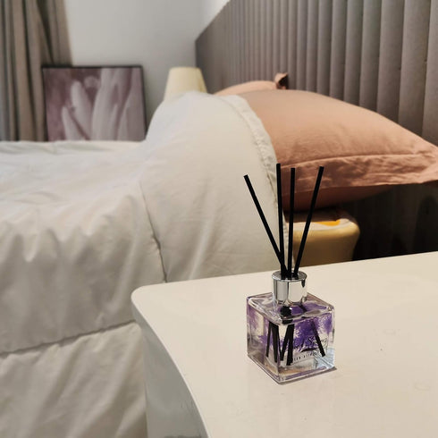 Reed Diffuser Set with Sticks Lavender Aromatherapy Oil Scent Diffuser for Home Office Bathroom Decoration Perfume and Gifts 50ml/1.7 oz...