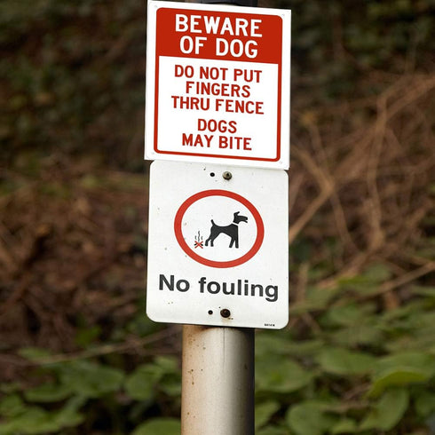Do Not Put Fingers Thru Fence Dogs May Bite Security Sign Outdoors yard Signs Safety Warning Sign Wall Decorative Metal Tin Signs Size 8 X 12 Inch...