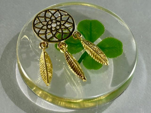 Real Four Leaf Clover Good Luck Pocket Token, Preserved, 1.25”, Including Metal Ornament (Dream Catcher)...