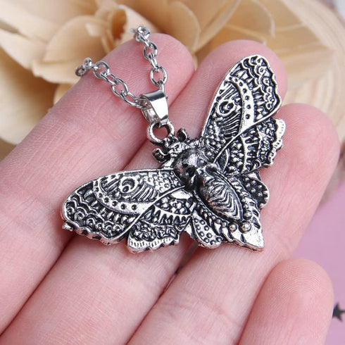 Wixine 2Pcs Skull Head Moth Necklace Animal Pendant Lady Necklace...