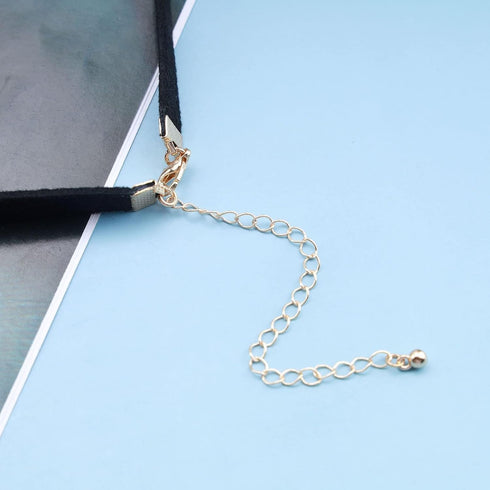 Punk Velvet Snake Choker Necklace Gold Snake Pendant Clavicle Necklace Gothic Velvet Collar Necklace Short Black Ribbon Necklace Jewelry for Women...