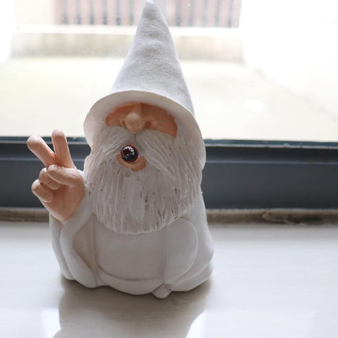 Garden Gnome, Wizard Gnome 3D Dwarves, Polyresin Outdoor Sculpture Victory Gesture Gnome Statue Garden Figurine Art Garden Decoration for Lawn Yar...