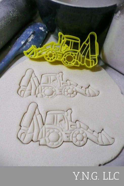 BACKHOE DIGGER EXCAVATING CONSTRUCTION EQUIPMENT VEHICLE COOKIE CUTTER MADE IN USA PR3231...