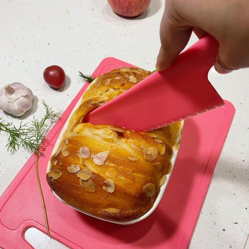 11" Professional Plastic Lettuce Knife with Serrated Edges for Cutting Salad Fruit Cake Bread Brownie Lasagna or Various Veggies, Pizza Cutter, Ny...
