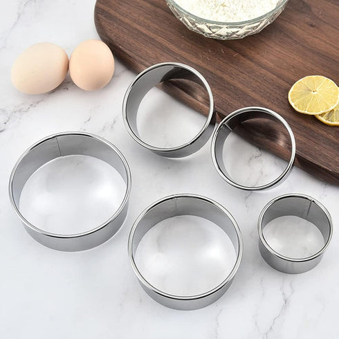 5 Different Sizes Stainless Steel Round Cookie Cutter for Baking Rolled Edge Cookie Circle Biscuit Cutters Ring Cutter Molds for Making Donuts, Bi...