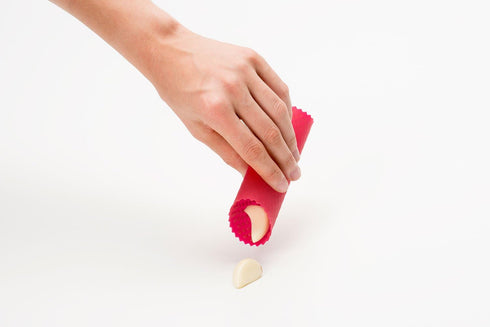Zyliss Garlic Peeler - Silicone Garlic Peeler Tube Roller for Easy Garlic Skin Removal - Dishwasher Safe - Perfect for Gift & Essential Kitchen Ga...