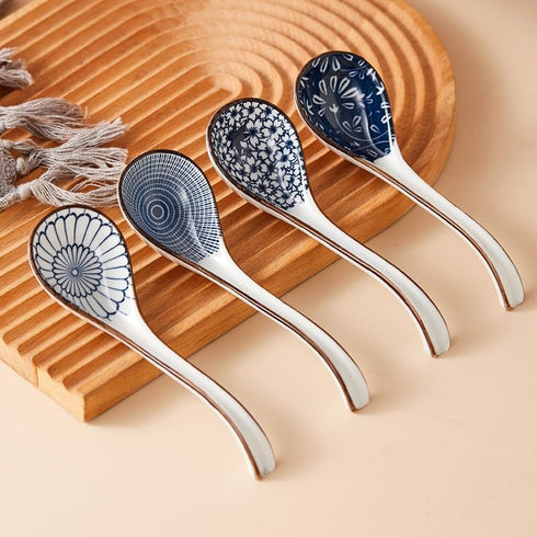 Asian Soup Spoon,Ceramic Ramen Spoon,6.4inch Japanese Pho Spoon with Long Handle for Miso,Dumpling,Noodles,Wonton (Blue and White Porcelain, Set o...