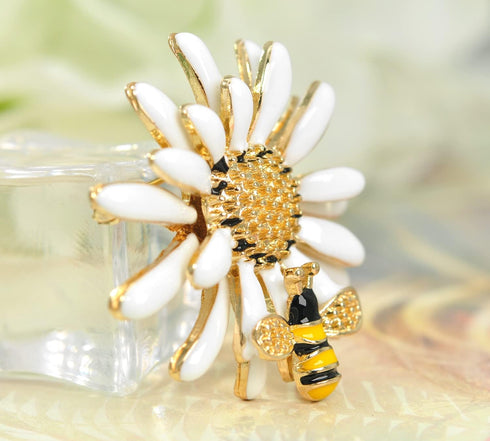 Gyn&Joy Golden Tone White Yellow Painted Enamel Bee Daisy Flower Collar Brooch Pin For Women...