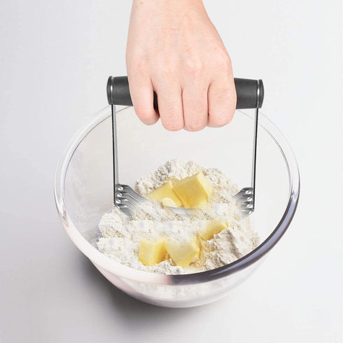 iNeibo Professional Baking Tools Biscuit Cutter Set Dough Blender/Cutter Round Cookies Cutter with Handle + Pastry Scraper+Egg Separator Heavy Dut...