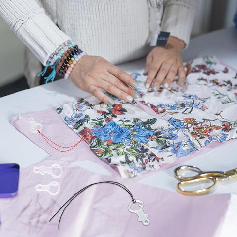 CRASPIRE 40Pcs 2 Size Acrylic Floss Bobbins Clear Embroidery Thread Transparent Drops Key Shape Cross Stitch Chips Sewing Board Organizers with Bo...