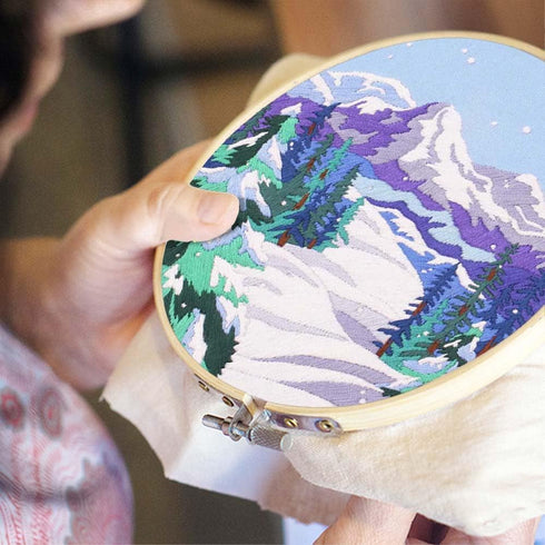 NEWSEE 4 Sets of Starter Kits for Embroidery Beginners, Cross Stitch kit, Embroidery Starter Kit Including Embroidery Hoop, Color Threads and Embr...