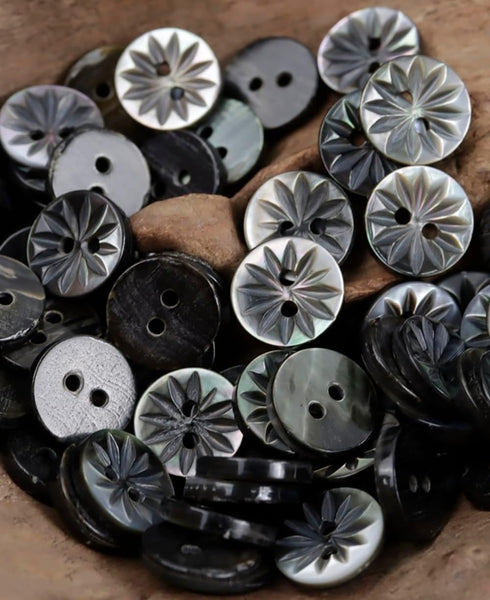 10 Pieces Genuine Black Mother of Pearl Buttons with Flower Pattern for Shirts Dresses Polo DIY Craft (Diameter 11.5MM)...