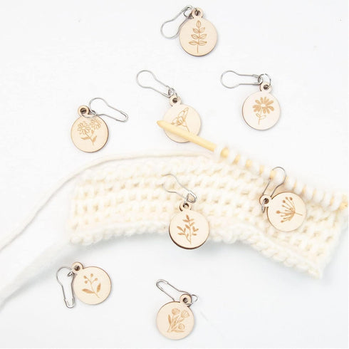 16Pcs Removable Stitch Markers with Wooden Storage Box for Knitting and Crocheting,Wood Crochet Stitch Marker Charms Pendant Locking Stitch Marker...