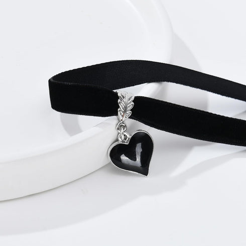 Vintage Black Choker Necklace for Women, Velvet Drip oil Black Heart Choker Necklace, Valentines Day Halloween Cosplay Party Jewelry, Adjustable L...