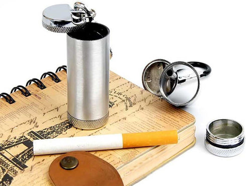 Metal Portable Ashtray,Outdoor Cigarettes Ashtray with Lid,Keychain,Cylinder Silver...