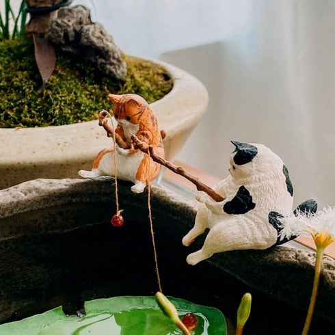 Cat Fishing Figurine Mini Cute Cat Statue Decor Mini Cat Fishing Fish Tank Ornaments Aquarium Miniature Figurines Animal Statues Ornaments for Hom...