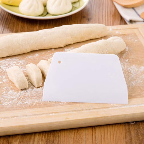 White Plastic Dough Scraper Cream Smooth Cake Flour Spatula Cutter Kitchen Baking Pastry Tool Plastic Dough Scraper Tool Spatulas Cooking Utensils...