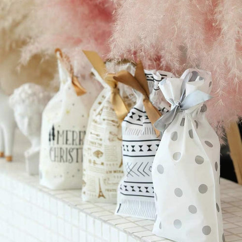 Enjonar 24pcs Treat Bags Party Favor Bags Silver Gift Bag Plastic Drawstring Bag for Candies Goodies Gift Wrapping...