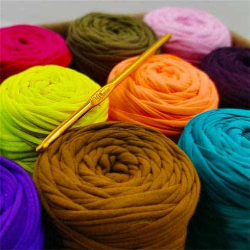 1 Pcs 200g Super Soft Soild Yarn Crochet Thread Thick Crochet Cloth Colorful T Shirt Yarn for Knitting Blanket Handbag Purse DIY Crafts...