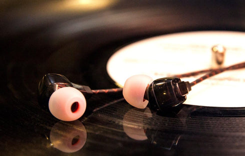 FiiO F1 Dynamic Lightweight Polyester Driver In-Ear Monitor Earphones with Mic......