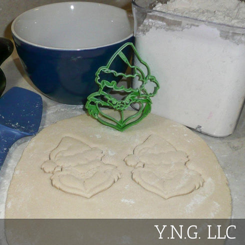 GRINCH HEAD DR SEUSS BOOK CARTOON CHARACTER CHRISTMAS MOVIE SPECIAL OCCASION COOKIE CUTTER BAKING TOOL MADE IN USA PR682...