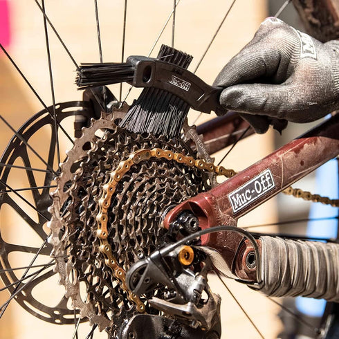 Muc-Off Claw Brush - Bike Cleaning Brush with Three Heads and Durable Nylon Bristles - Perfect for Cleaning Chains, Cassettes and Sprockets...