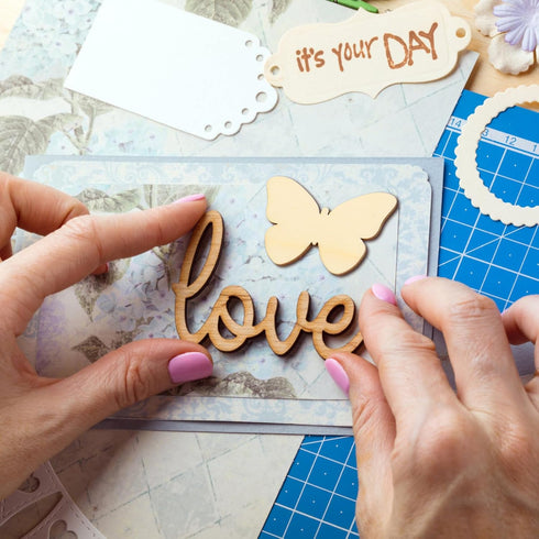 TINKSKY 50pcs Wooden Butterfly Shapes Craft Blank, Natural Unfinished Cutout Shape Wooden Butterfly, Christmas, Wedding, Guestbook, Decoupage Fami...