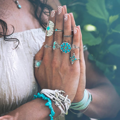 78 Pcs Vintage Turquoise Rings Set Women Western Rings Bohemian Silver Oval Gemstone Rings Boho Joint Knuckle Rings Midi Stacking Rings for Women...