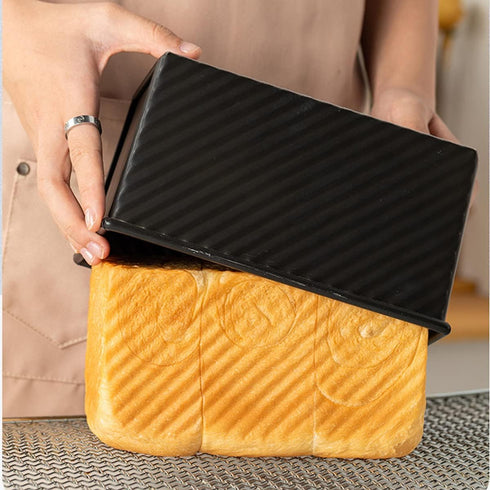 Loaf Pan with Lid, Non-Stick Bread Pan Bakeware Durable Carbon Steel Bread Toast Mold with Cover-Black...