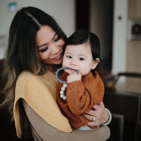 mushie Flower Teether Bracelet | 3-Pack (Dried Thyme/Berry/Natural)...