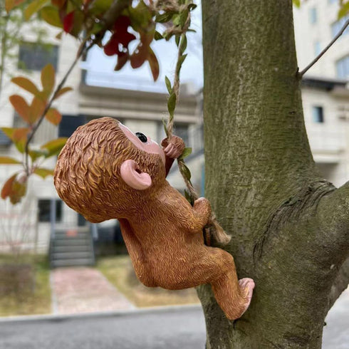 Climbing Monkey Tree Hugger Garden Monkey Statue Resin Animal Sculpture Yard Decor for Outside, Funny Tree Climber Figurine Outdoor Patio Lawn Dec...