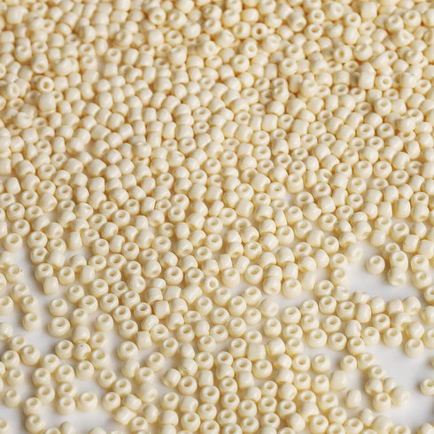 Beige Color 3mm Seed Beads About 4000pcs/110gms in Box 8/0 Glass Seed Beads for Jewelry Makings (Beige -Size 3mm)...