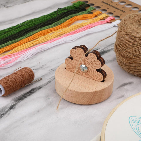 2pcs Daisy Thread Snip Cutters, Tabletop Blade Saver Yarn Cutter with Anti-Slip Stand Wooden Rotary Thread Cutting Tool Sewing Seam Supplies Quilt...