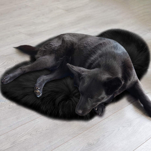 Mudder 2 Pieces Heart Shaped Rug Faux Room Fluffy Carpet Heart Shaped Door Mat for Room Bedroom, 12 x 16 Inch(Black)...