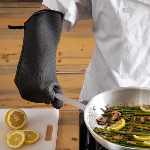 San Jamar Ultigrip Oven Mitt with Heat and Cold Protection for Cooking, Bakeries, Kitchens, And Restaurants, Neoprene, 17 Inches, Black, 1 Count...