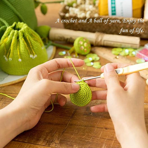 2 Pcs 100g Acrylic Yarn for Crocheting,Soft and Fluffy Crochet Yarn for Knitting and Crafts?4 ply Warm Yarn for DIY Slippers Cushions Dolls Bags B...