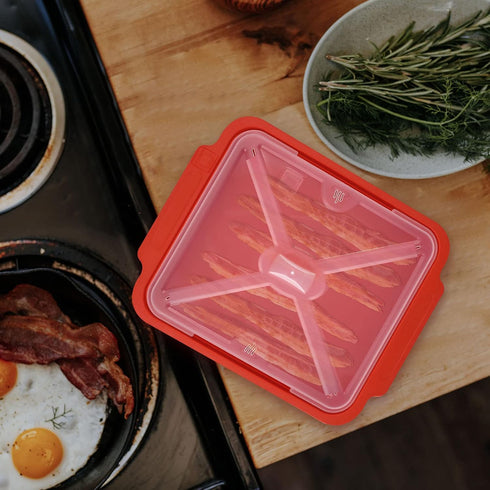 MMUGOOLER Microwave Easy Bacon Maker/Cooker with Lid, Safety, Quick and with No Mess, 11.3“ L x 9.0" W x 2.4" H- Red...