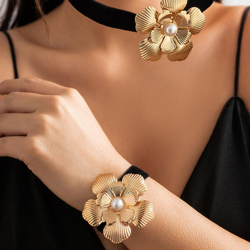 Boho Gold Flower Floral Pearl Black Choker Necklace for Women,Y2k Denim Rose Flower Choker Pearl Velet Choker Pendant Collar Trendy Jewelry...