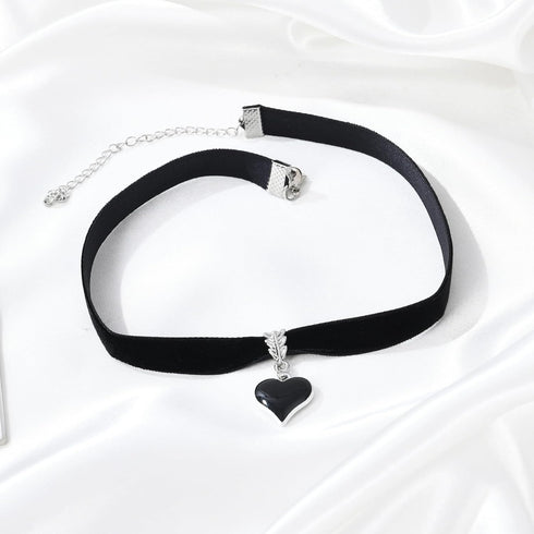 Vintage Black Choker Necklace for Women, Velvet Drip oil Black Heart Choker Necklace, Valentines Day Halloween Cosplay Party Jewelry, Adjustable L...