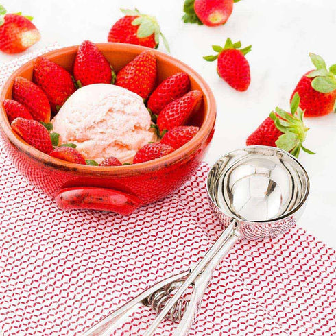 Restaurantware Met Lux 3 Ounce Gelato Scoop 1 Ambidextrous Ice Cream Scoop - Built-In Blade Dishwashable Stainless Steel Cookie Dough Scoop Comfor...