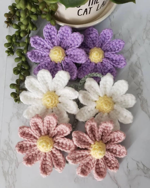 Crochet Daisy Car Accessories for Women Girls Cute Rear View Mirror Hanging Charms Handmade Daisy Flower Gifts for Crochet Lovers Car Decor Automo...