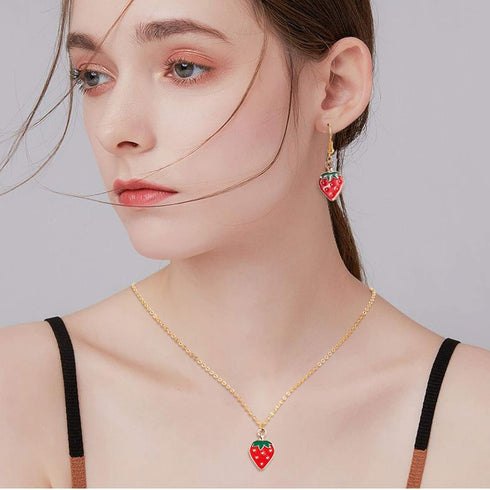 DanLingJewelry 100 pcs Gold Plated Strawberry Charms Enamel Charms Pendants for Jewelry Making or DIY Crafts...