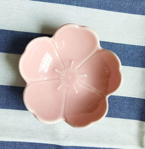 FUYU 4pcs Sakura Shaped Ceramics Seasoning Dishes Spice Dishes Salad Soy Sushi Wasabi Dipping Bowls, Tea Bag Holders...