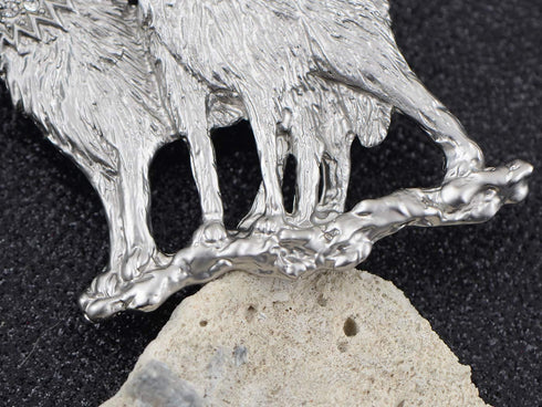 Alilang Silvery Tone Clear Rhinestones Emerald Green Eyes Howling Couple Wolves Animals Lapel Brooch Pin...
